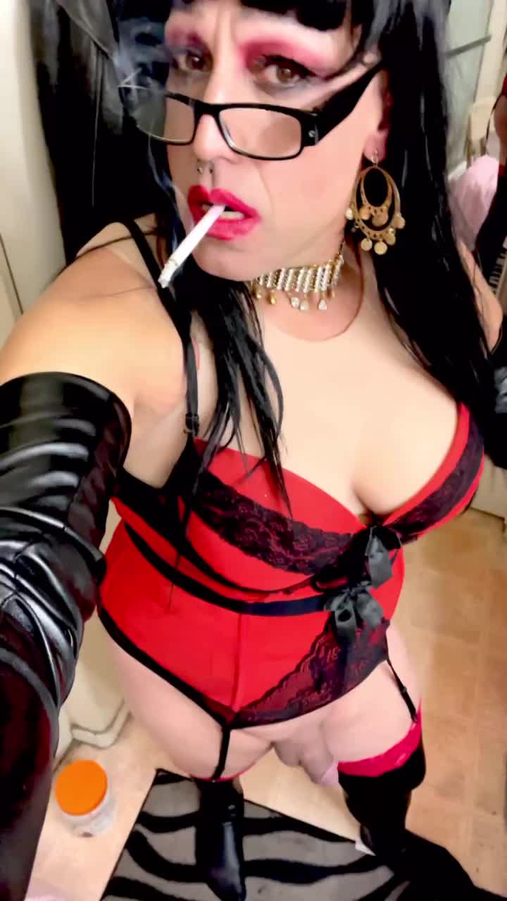 Big Tits Smoking Fetish Mistress